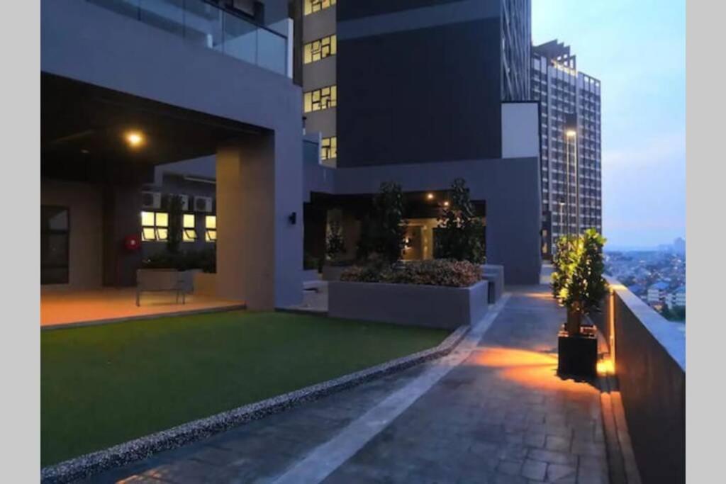 Apple Home 2 At Menara Simfoni, King Size Bed, Cheras, Nexflix, Wifi, Parking Seri Kembangan Exteriér fotografie