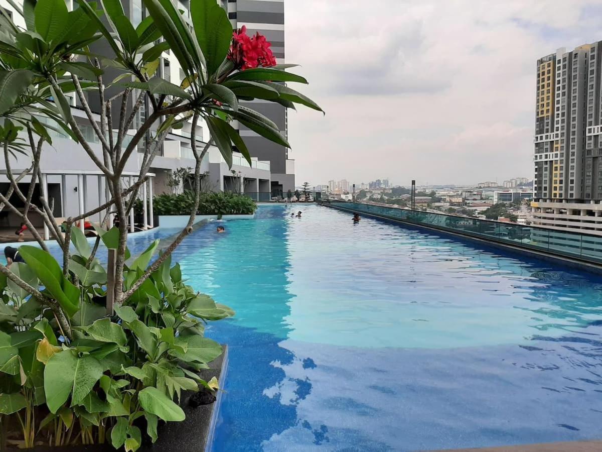Apple Home 2 At Menara Simfoni, King Size Bed, Cheras, Nexflix, Wifi, Parking Seri Kembangan Exteriér fotografie
